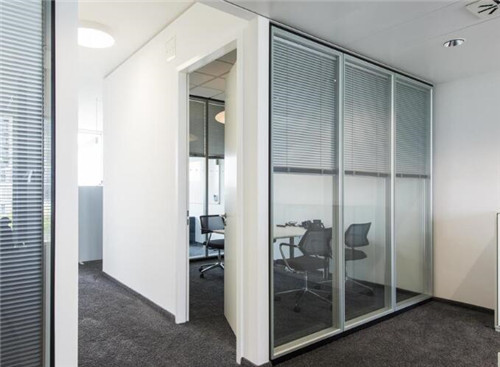 玻璃隔斷多少錢一平方？有哪些核心優勢值得關注？